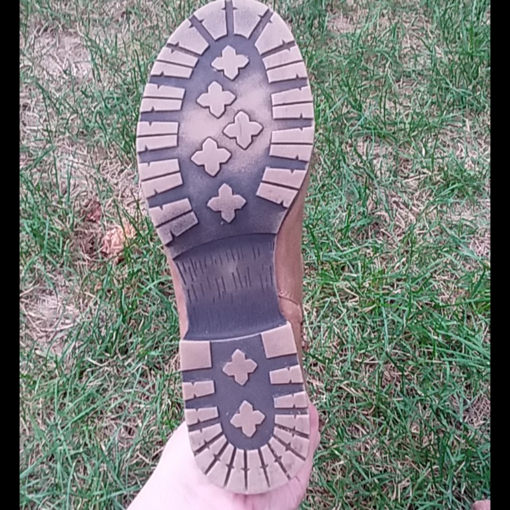 Boots - Picture 2 of 3